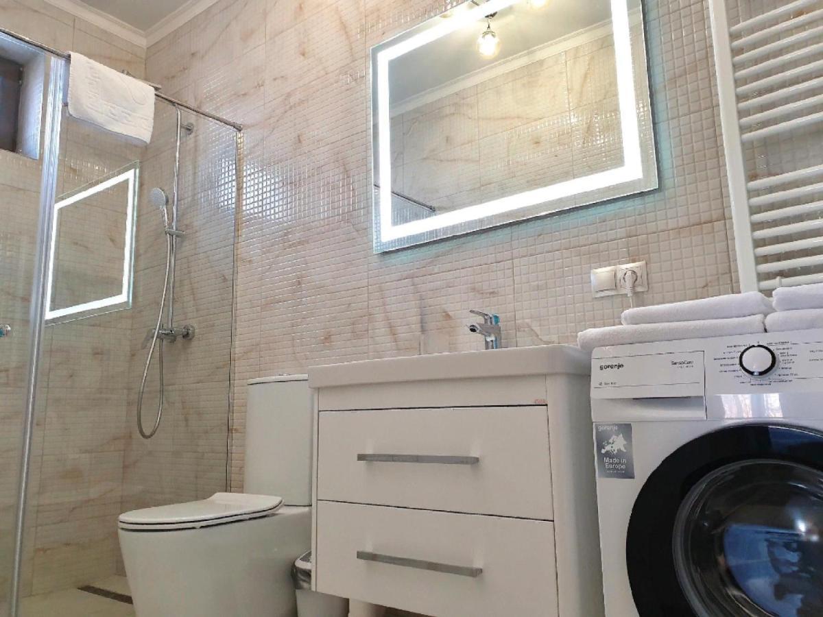 Apartment Sweethome 1 Free Parking Uzhhorod Bagian luar foto