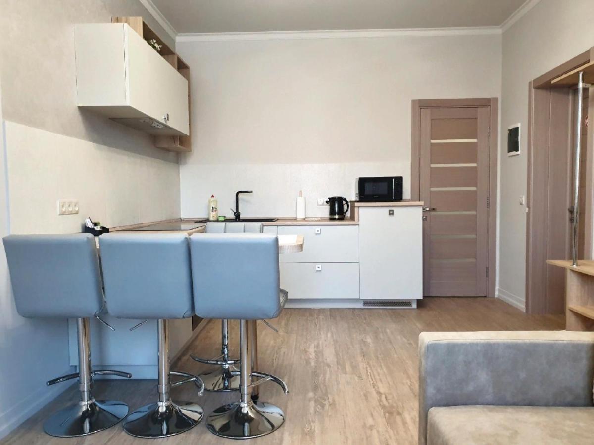 Apartment Sweethome 1 Free Parking Uzhhorod Bagian luar foto